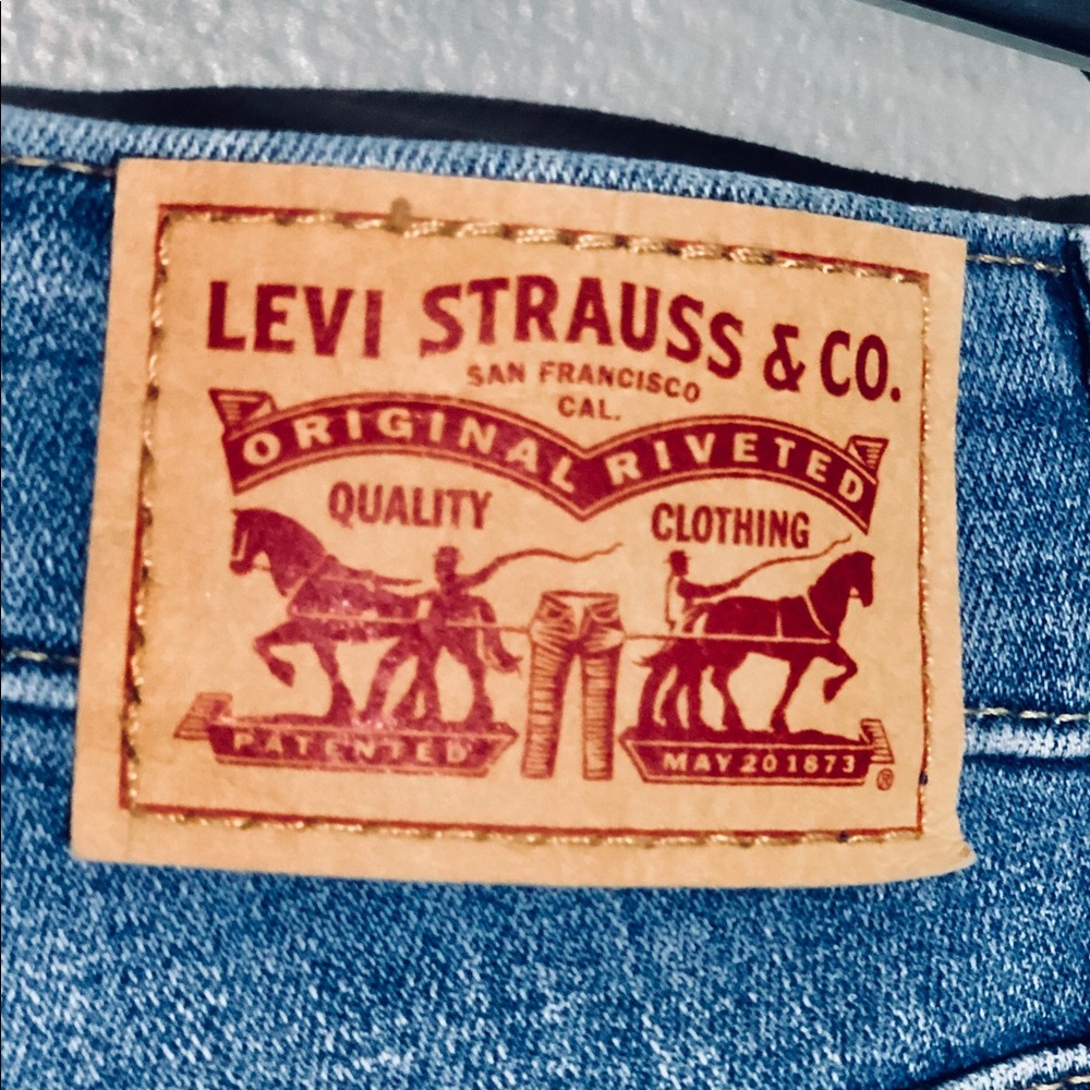 Levi’s High Rise Skinny Jeans - Picture 3 of 4